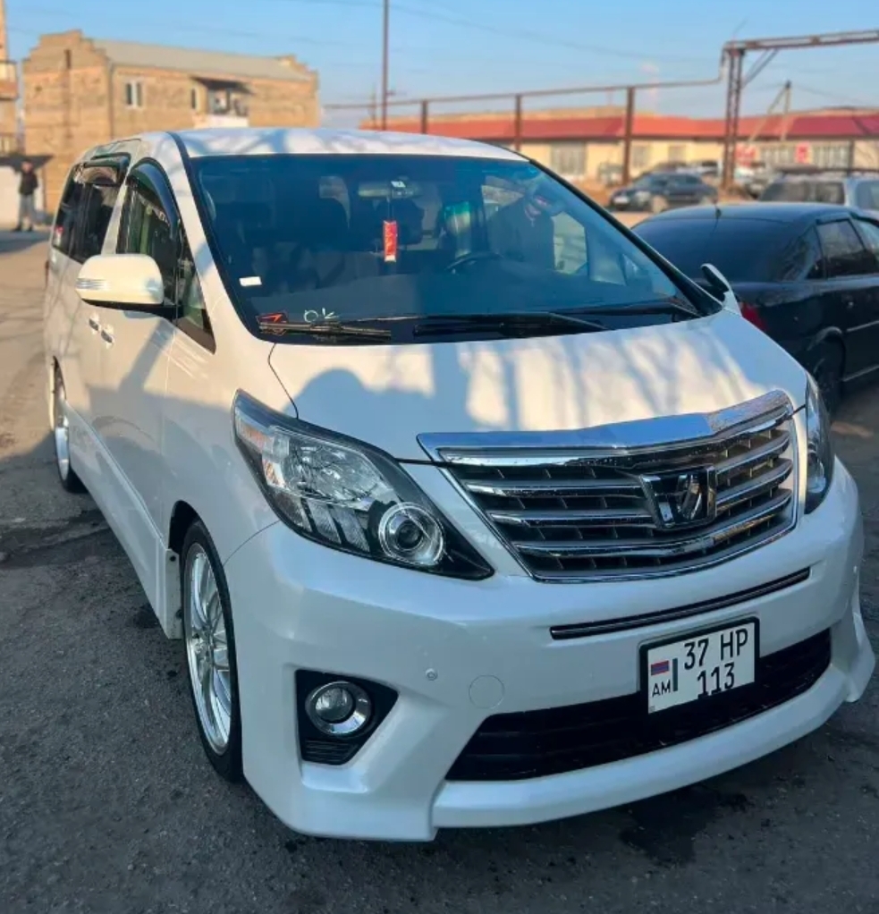 Toyota Alphard 2.4 — 3